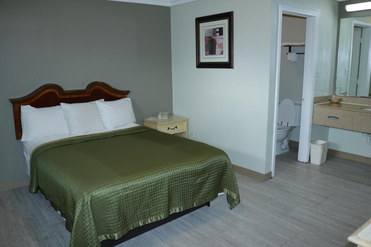 Deluxe Inn Motel Лейк Чарльз Экстерьер фото